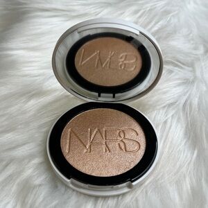 NARS Light Reflecting Luminizing Powder - Electra